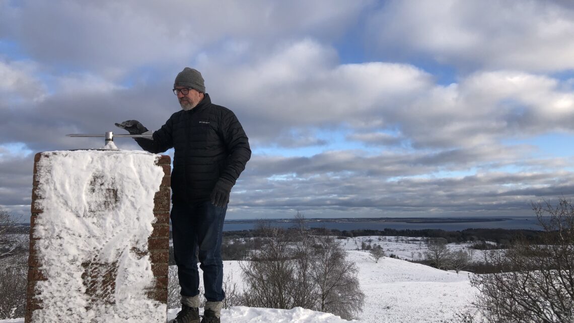 Agri Bavnehøj rundt på en frostklar dag