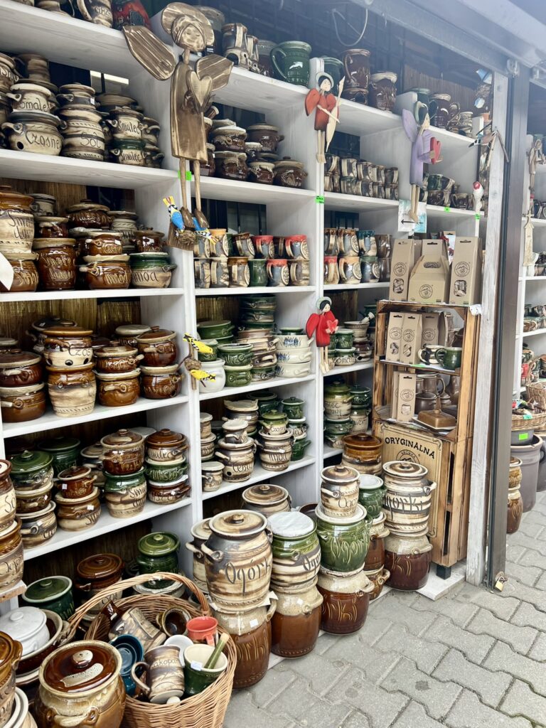markedsbod med keramik i Zakopane