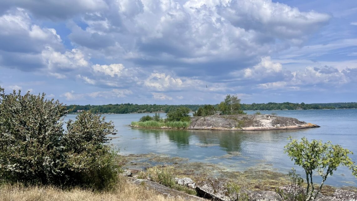 Skærgårdsvandring og rumpenisselandskab på vandreture i Sverige